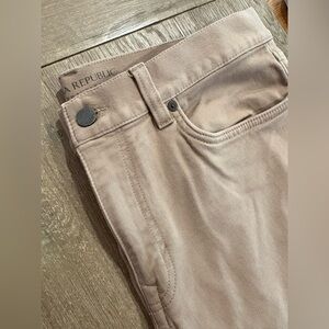 BANANA REPUBLIC • Men's "Traveler" Pants • Slim • Size 34/30